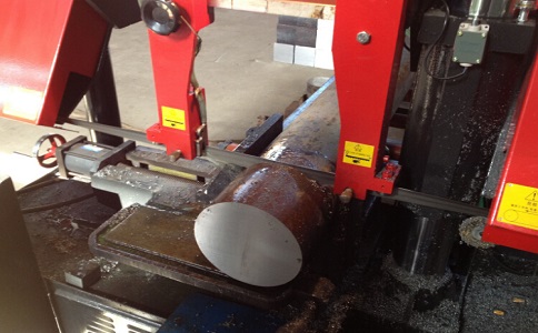 南海卧式带锯床加工时出现明显振荡如何排查？